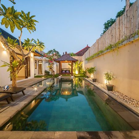 Turiya Villa Sanur Buitenkant foto