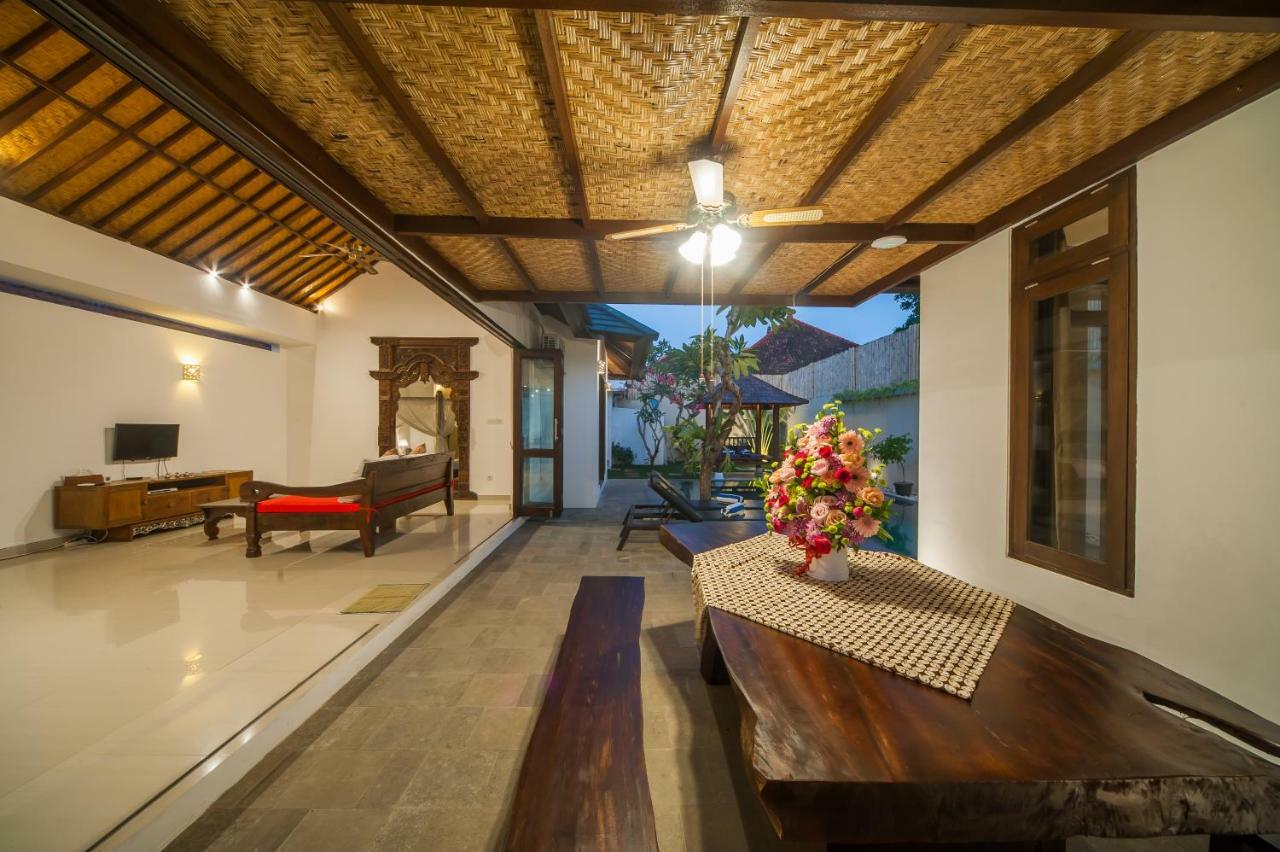 Turiya Villa Sanur Buitenkant foto