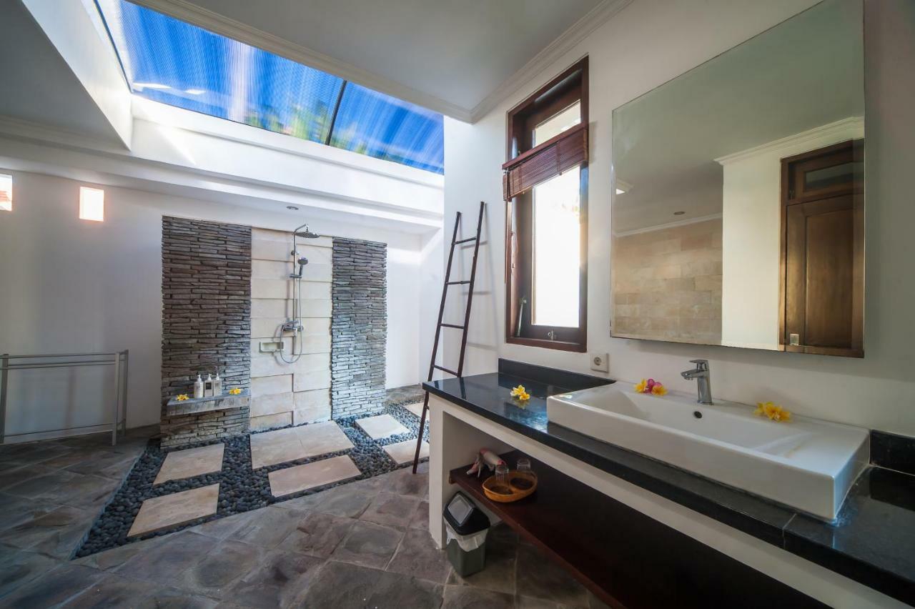 Turiya Villa Sanur Buitenkant foto